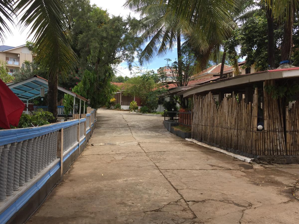 The Family Kingdom Resort Freetown Exterior photo