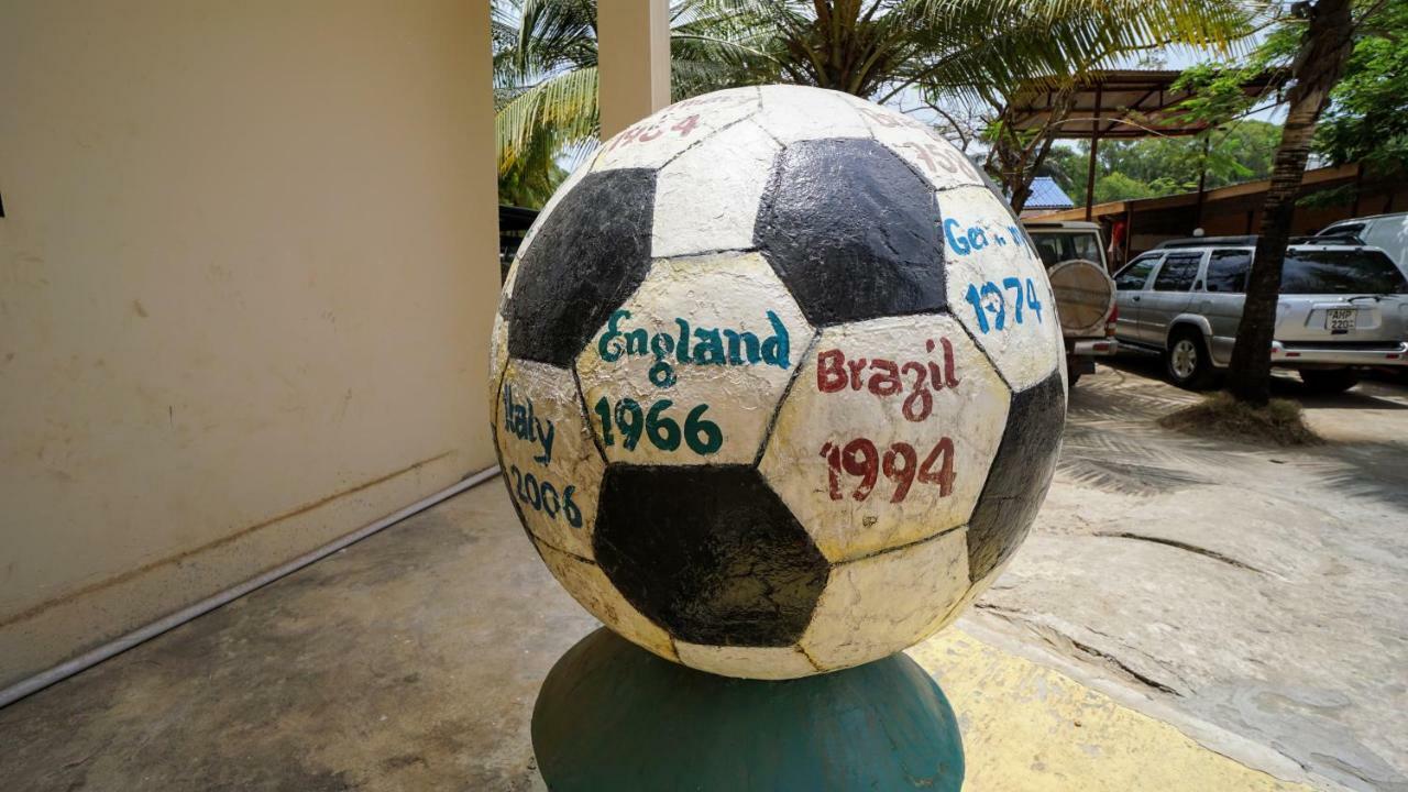 The Family Kingdom Resort Freetown Exterior photo